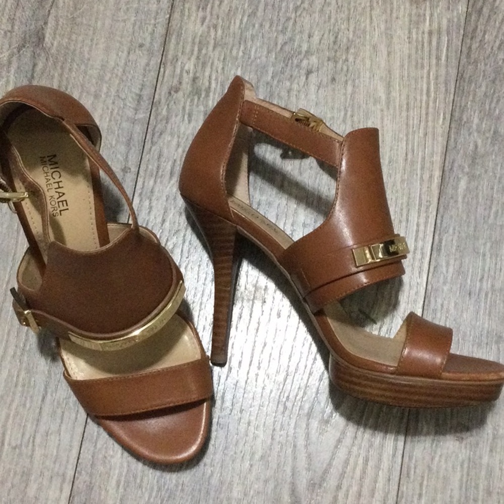 Woman’s shoes